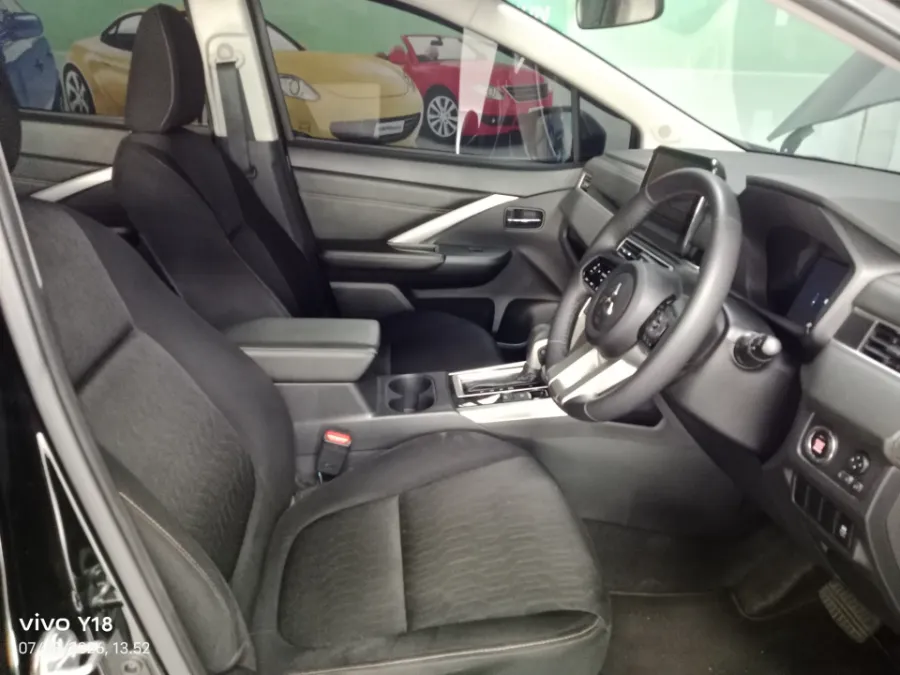 Foto Mobil Bekas Kabin Depan Mitsubishi Xpander 1.5 Ultimate tahun 2025