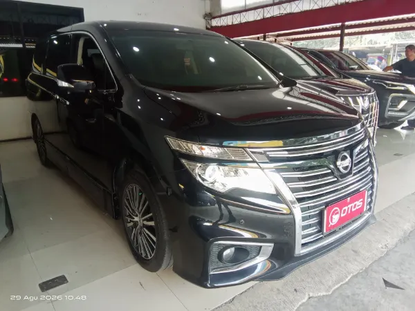 2016 Nissan Elgrand 2.5 Highway Star - Foto 1 dari 6