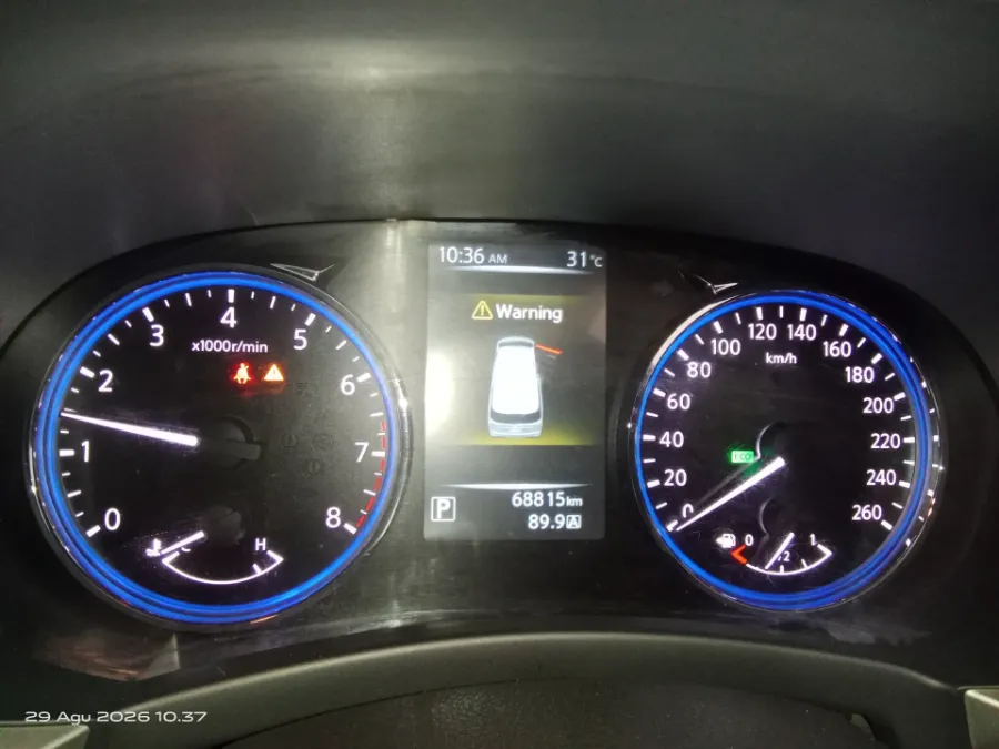 Foto Mobil Bekas Odometer Nissan Elgrand 2.5 Highway Star tahun 2016