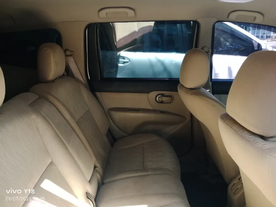 Foto Mobil Bekas Kabin Belakang Nissan Grand Livina 1.5 SV tahun 2016
