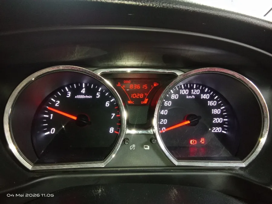 Foto Mobil Bekas Odometer Nissan Grand Livina 1.5 SV Facelift tahun 2015