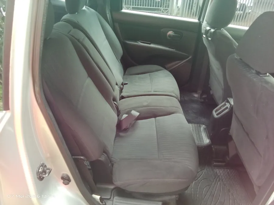 Foto Mobil Bekas Kabin Belakang Nissan Grand Livina 1.5 X-Gear tahun 2014