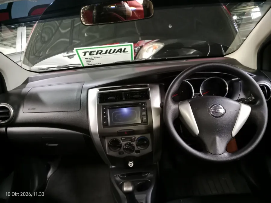 Foto Mobil Bekas Dashboard Nissan Grand Livina 1.5 X-Gear tahun 2016