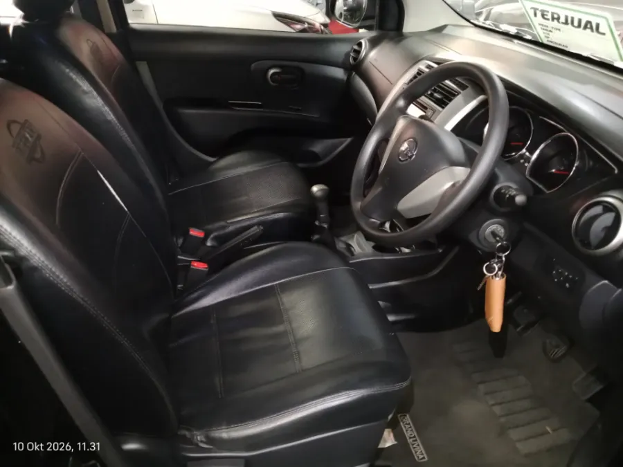 Foto Mobil Bekas Kabin Depan Nissan Grand Livina 1.5 X-Gear tahun 2016