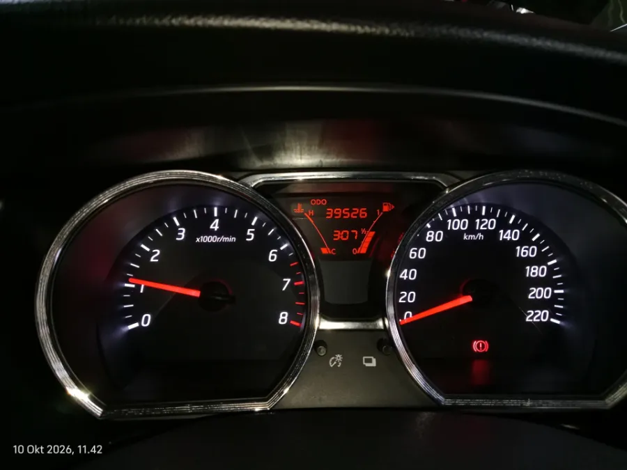 Foto Mobil Bekas Odometer Nissan Grand Livina 1.5 X-Gear tahun 2016