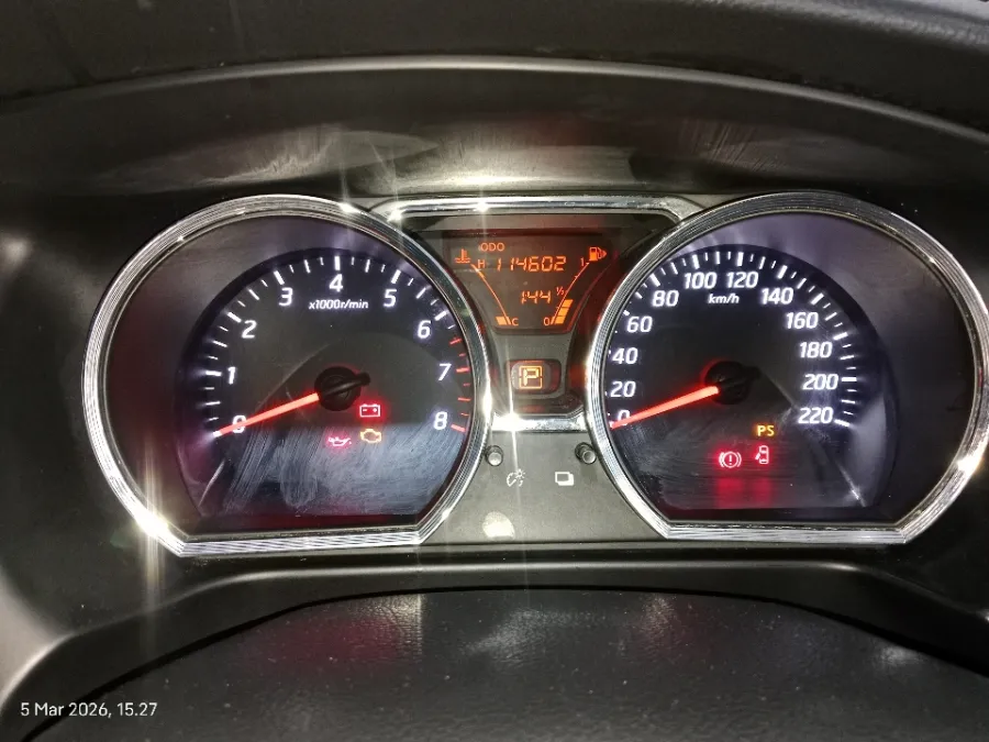 Foto Mobil Bekas Odometer Nissan Grand Livina 1.5 XV tahun 2014