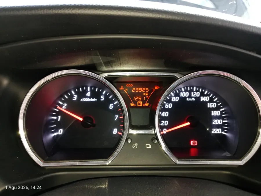 Foto Mobil Bekas Odometer Nissan Grand Livina 1.5 XV tahun 2016