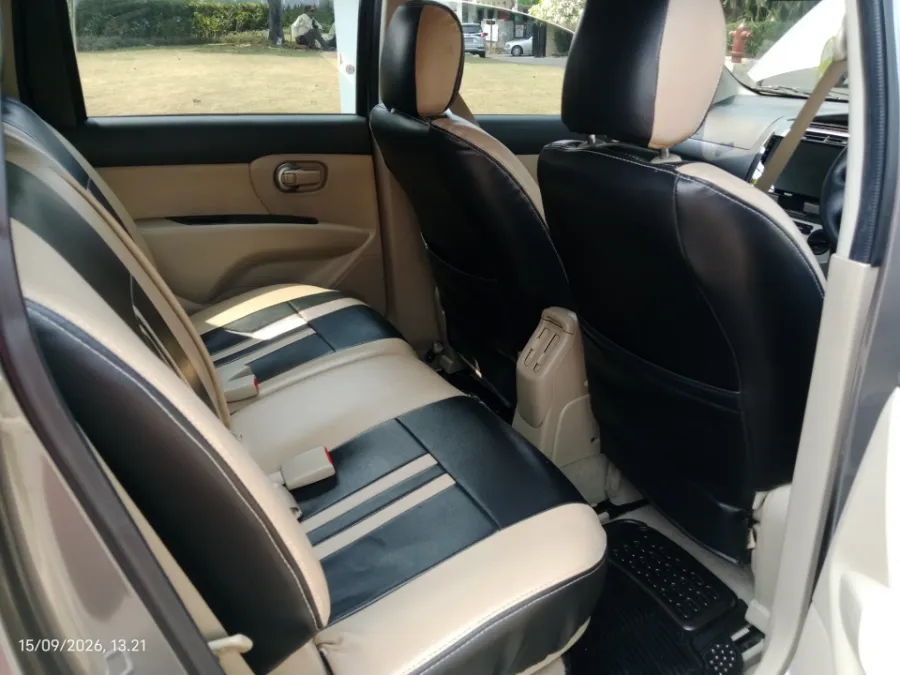 Foto Mobil Bekas Kabin Belakang Nissan Grand Livina 1.5 XV tahun 2017