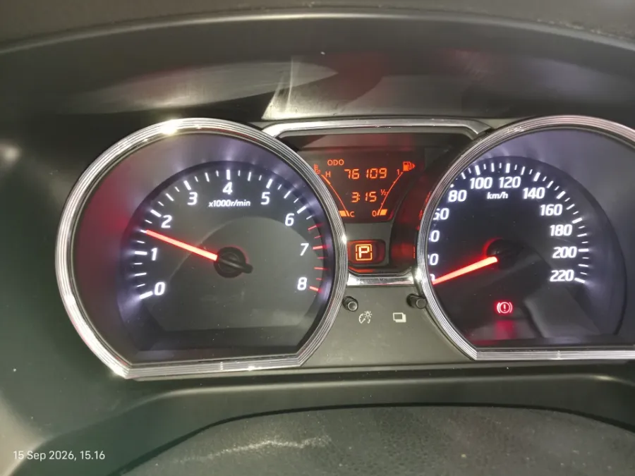 Foto Mobil Bekas Odometer Nissan Grand Livina 1.5 XV tahun 2017