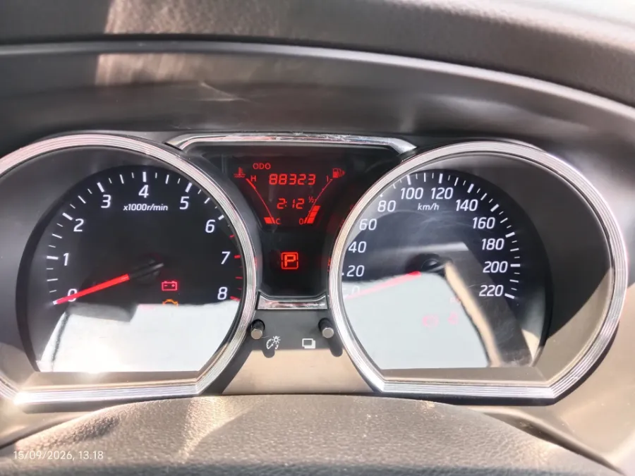 Foto Mobil Bekas Odometer Nissan Grand Livina 1.5 XV tahun 2017
