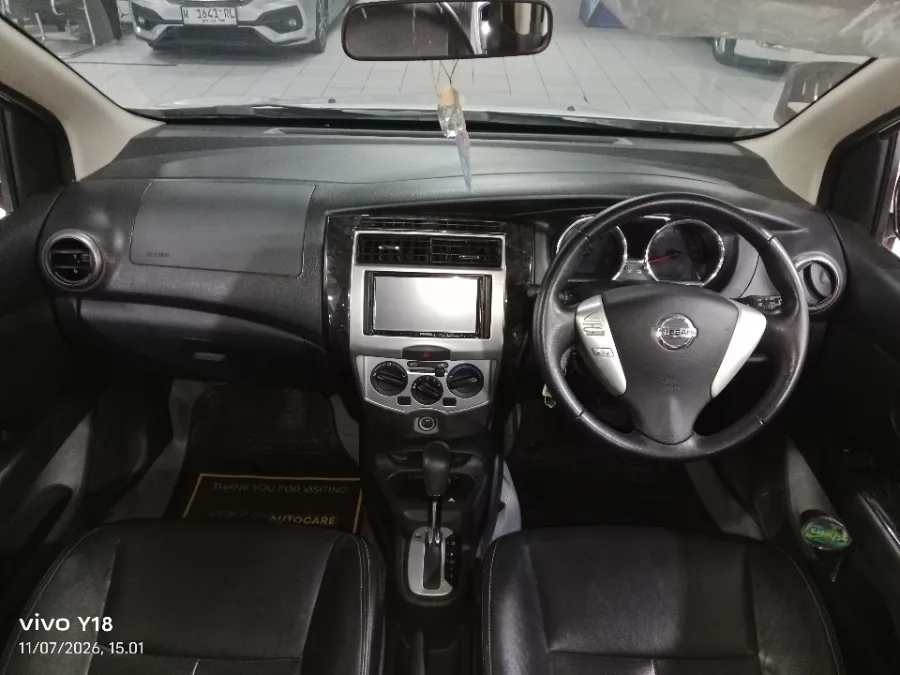Foto Mobil Bekas Dashboard Nissan Grand Livina 1.5 XV tahun 2018
