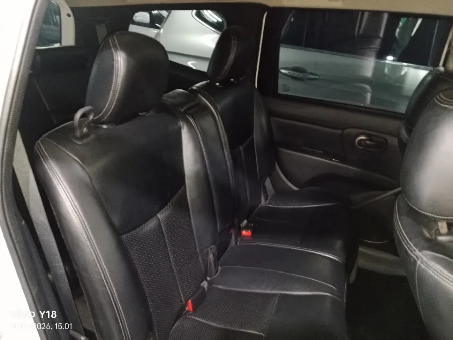 Foto Mobil Bekas Kabin Belakang Nissan Grand Livina 1.5 XV tahun 2018