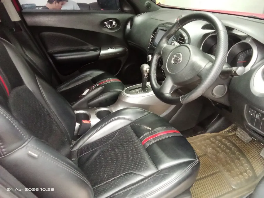 Foto Mobil Bekas Kabin Depan Nissan Juke 1.5 tahun 2012