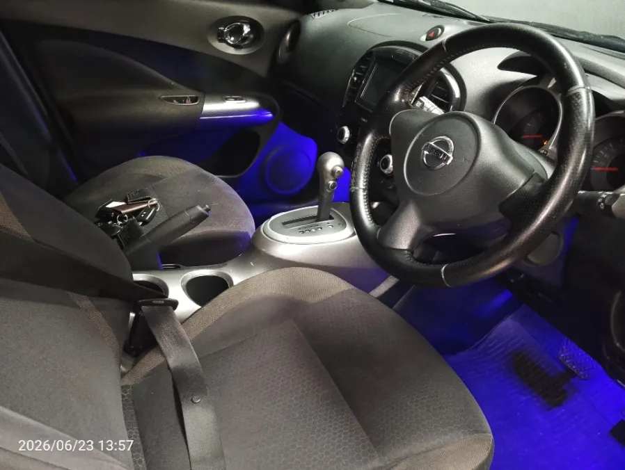 Foto Mobil Bekas Kabin Depan Nissan Juke 1.5 tahun 2013