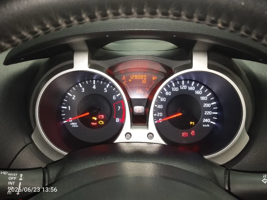 Foto Mobil Bekas Odometer Nissan Juke 1.5 tahun 2013