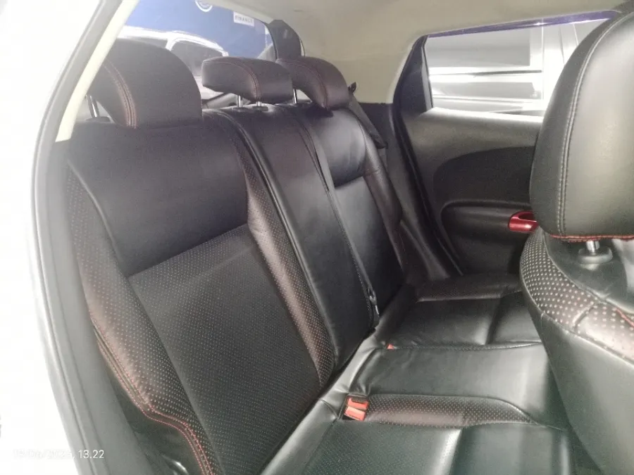 Foto Mobil Bekas Kabin Belakang Nissan Juke 1.5 tahun 2014