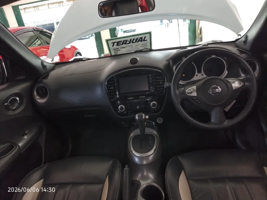 Foto Mobil Bekas Dashboard Nissan Juke 1.5 tahun 2016
