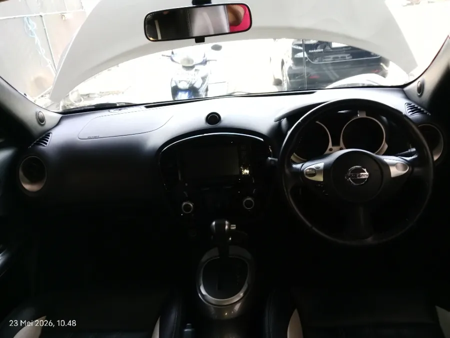 Foto Mobil Bekas Dashboard Nissan Juke 1.5 tahun 2017