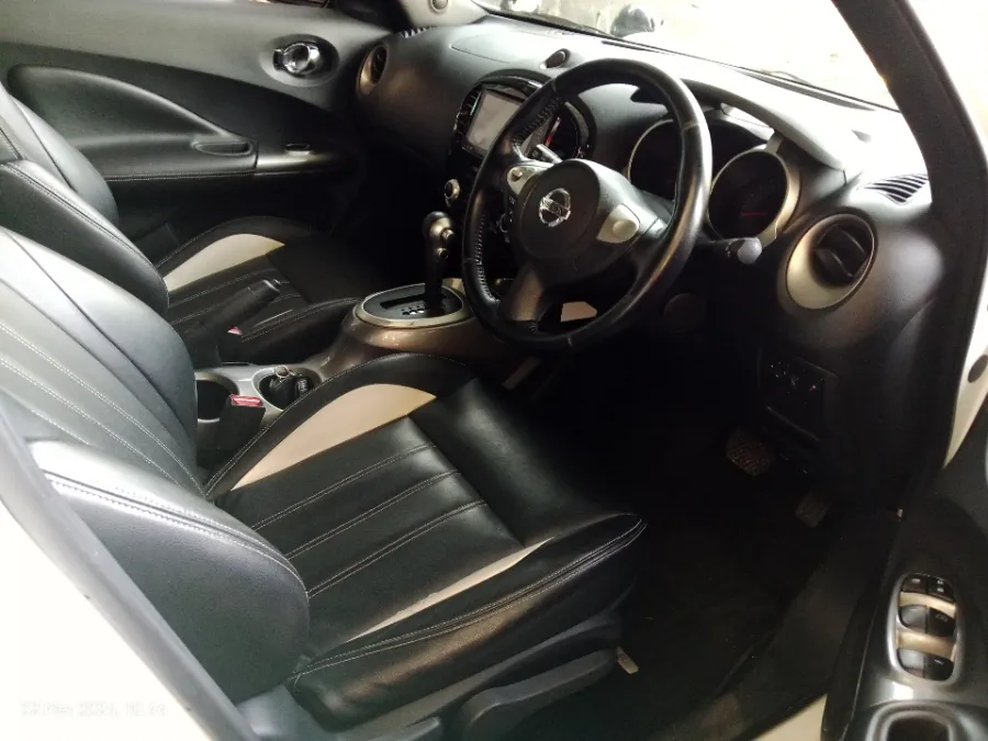 Foto Mobil Bekas Kabin Depan Nissan Juke 1.5 tahun 2017