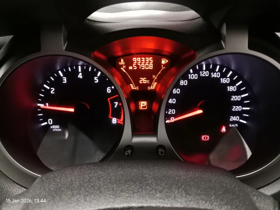 Foto Mobil Bekas Odometer Nissan Juke 1.5 tahun 2018
