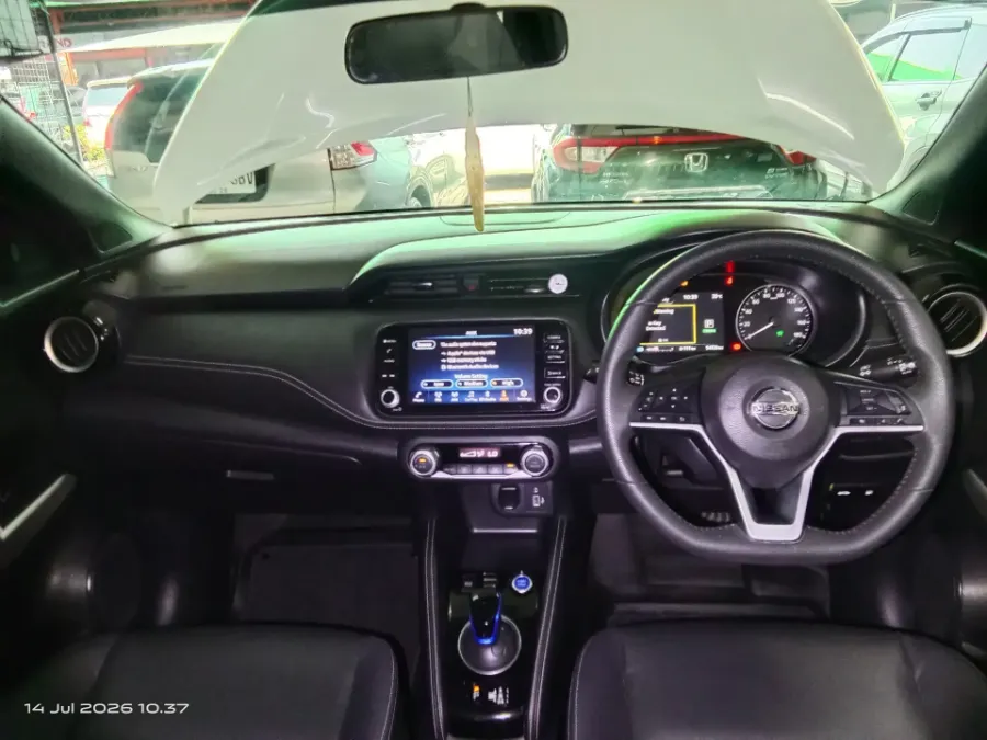 Foto Mobil Bekas Dashboard Nissan Kicks 1.2 tahun 2020