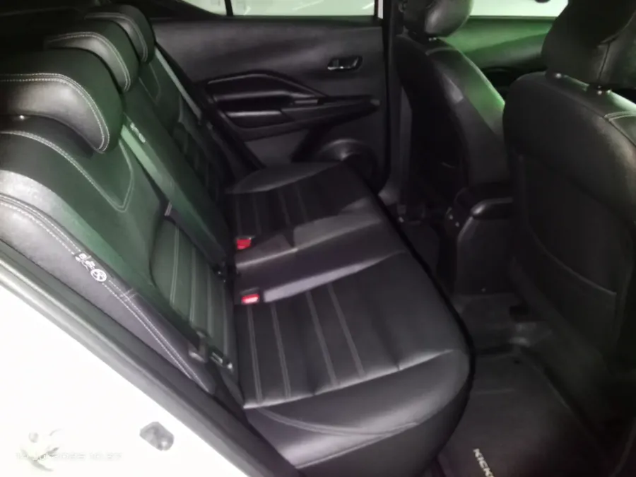 Foto Mobil Bekas Kabin Belakang Nissan Kicks 1.2 tahun 2020