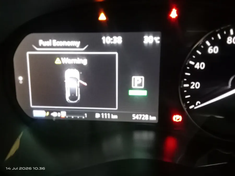 Foto Mobil Bekas Odometer Nissan Kicks 1.2 tahun 2020