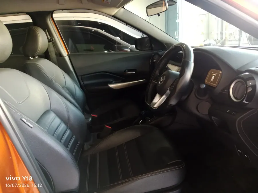 Foto Mobil Bekas Kabin Depan Nissan Kicks 1.2 VL e-Power tahun 2020