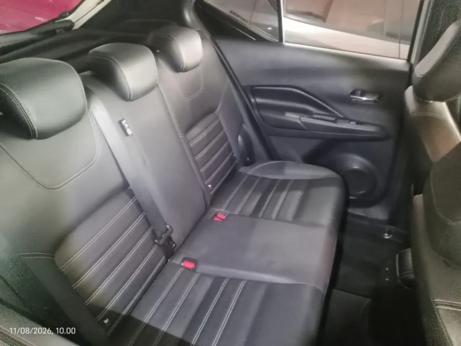 Foto Mobil Bekas Kabin Belakang Nissan Kicks 1.2 VL e-Power tahun 2021