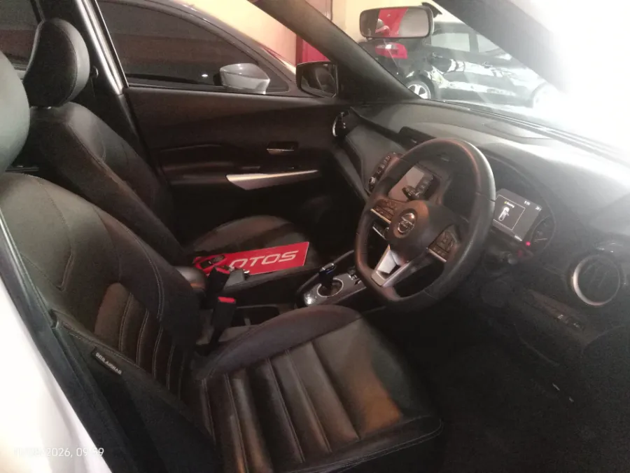 Foto Mobil Bekas Kabin Depan Nissan Kicks 1.2 VL e-Power tahun 2021