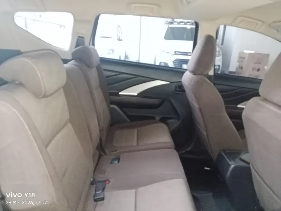 Foto Mobil Bekas Kabin Belakang Nissan Livina 1.5 EL tahun 2019