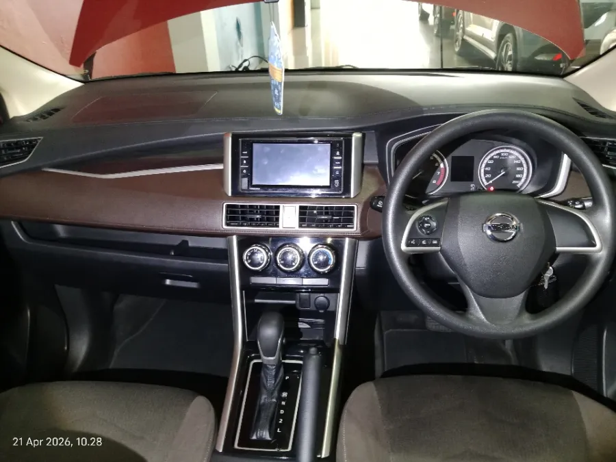 Foto Mobil Bekas Dashboard Nissan Livina 1.5 VE tahun 2019