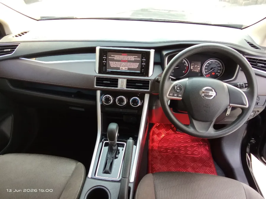 Foto Mobil Bekas Dashboard Nissan Livina 1.5 VE tahun 2019