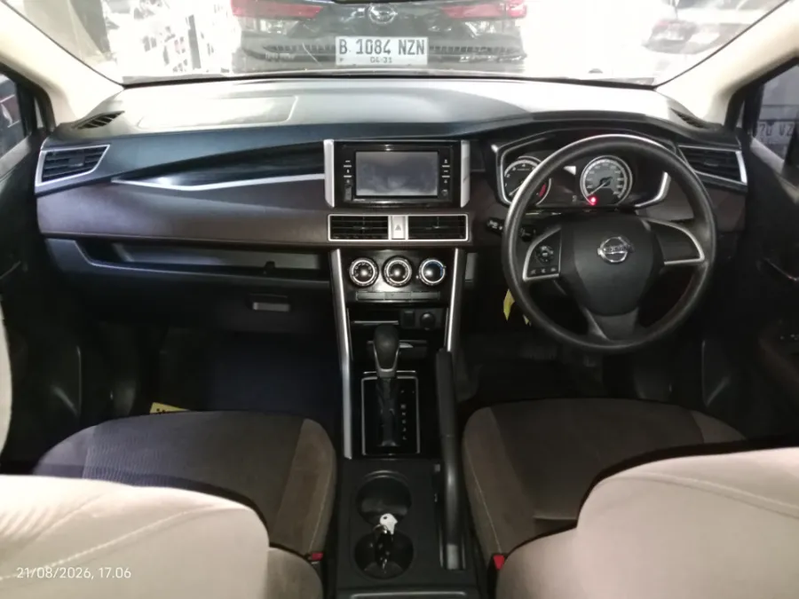Foto Mobil Bekas Dashboard Nissan Livina 1.5 VE tahun 2019