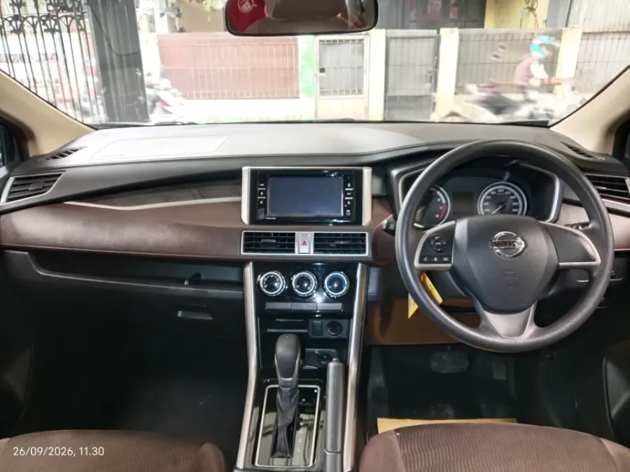 Foto Mobil Bekas Dashboard Nissan Livina 1.5 VE tahun 2019