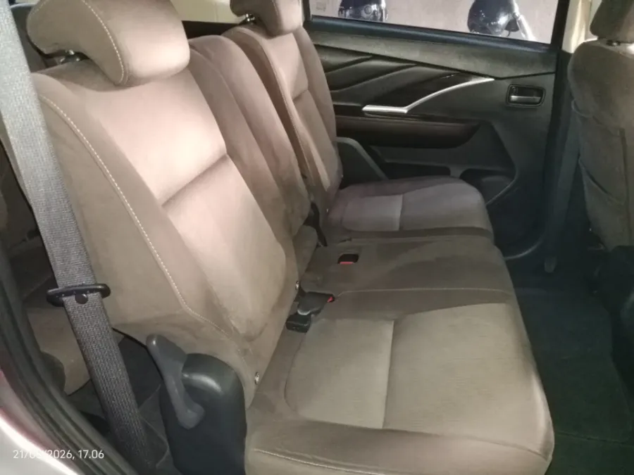 Foto Mobil Bekas Kabin Belakang Nissan Livina 1.5 VE tahun 2019