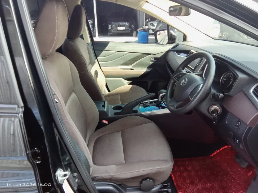 Foto Mobil Bekas Kabin Depan Nissan Livina 1.5 VE tahun 2019