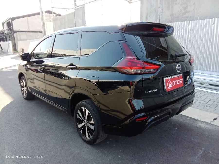 Foto Mobil Bekas Kiri Belakang Nissan Livina 1.5 VE tahun 2019