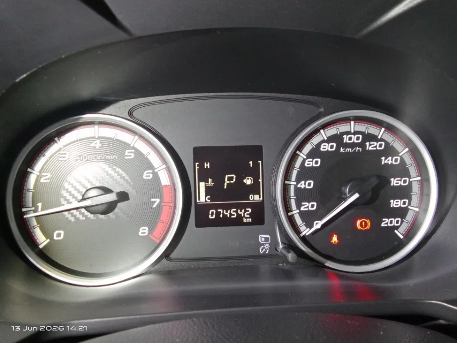 Foto Mobil Bekas Odometer Nissan Livina 1.5 VE tahun 2019