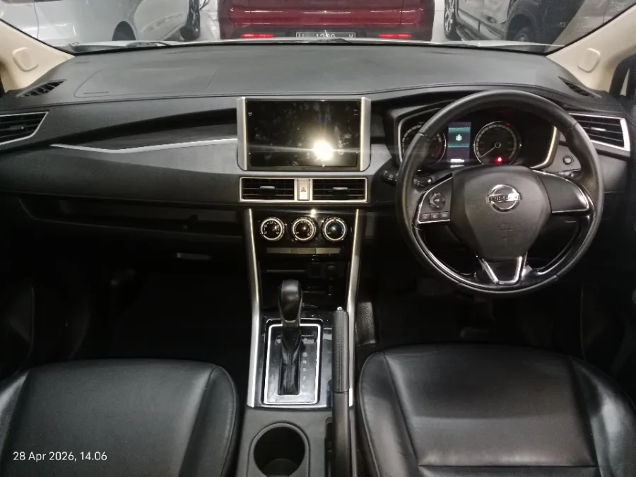 Foto Mobil Bekas Dashboard Nissan Livina 1.5 VL tahun 2019