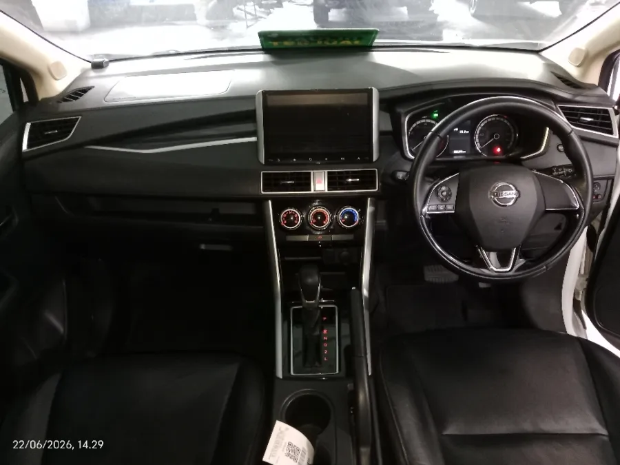 Foto Mobil Bekas Dashboard Nissan Livina 1.5 VL tahun 2019