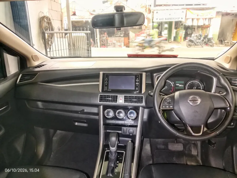 Foto Mobil Bekas Dashboard Nissan Livina 1.5 VL tahun 2019