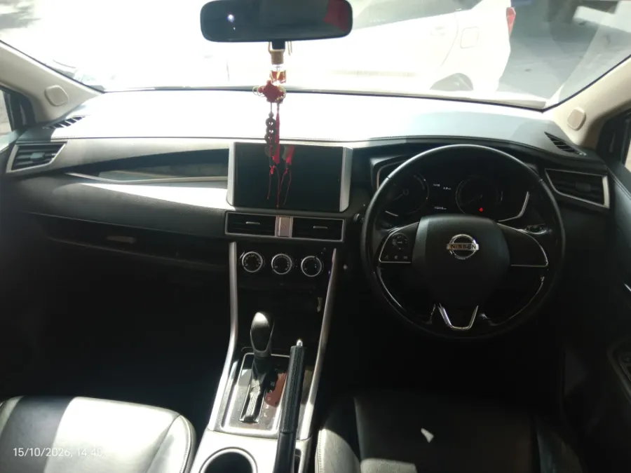 Foto Mobil Bekas Dashboard Nissan Livina 1.5 VL tahun 2019