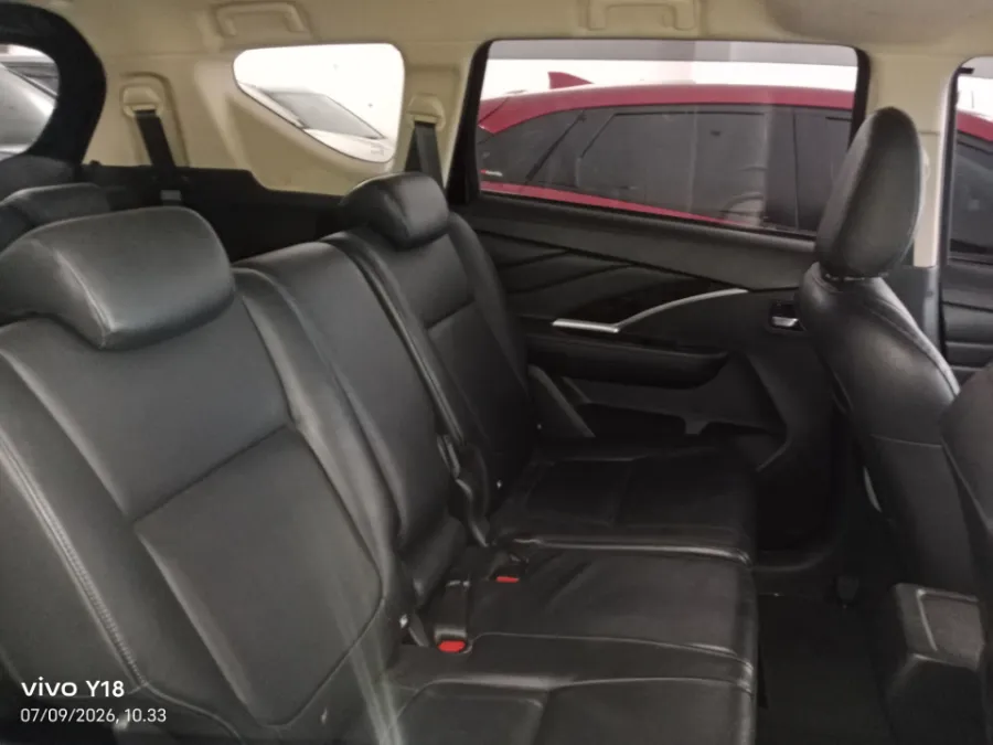 Foto Mobil Bekas Kabin Belakang Nissan Livina 1.5 VL tahun 2019