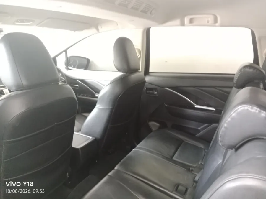Foto Mobil Bekas Kabin Belakang Nissan Livina 1.5 VL tahun 2019