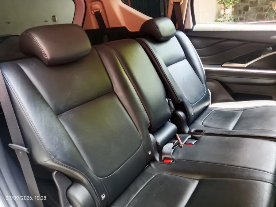 Foto Mobil Bekas Kabin Belakang Nissan Livina 1.5 VL tahun 2019