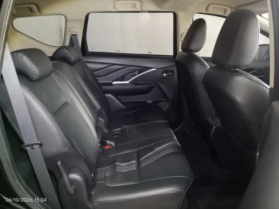 Foto Mobil Bekas Kabin Belakang Nissan Livina 1.5 VL tahun 2019