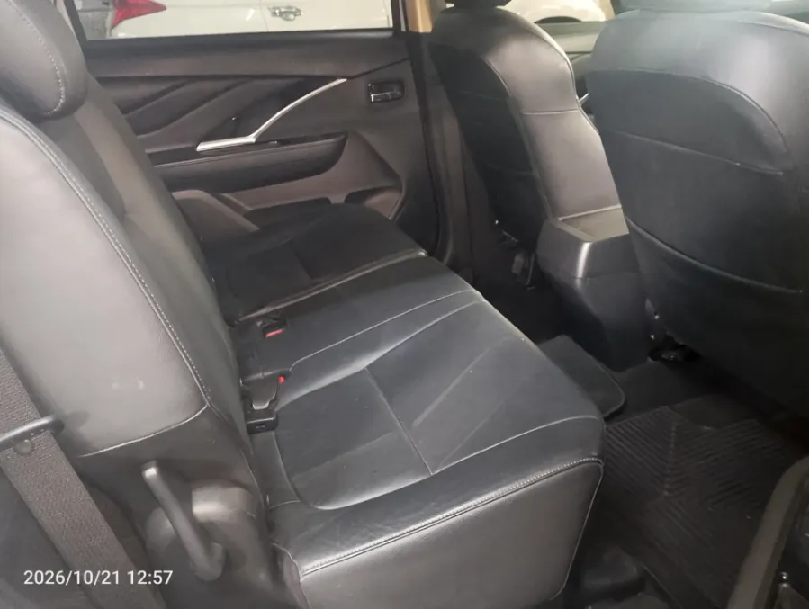 Foto Mobil Bekas Kabin Belakang Nissan Livina 1.5 VL tahun 2019