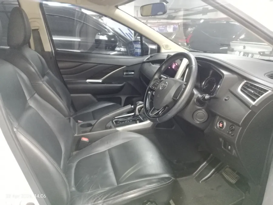 Foto Mobil Bekas Kabin Depan Nissan Livina 1.5 VL tahun 2019