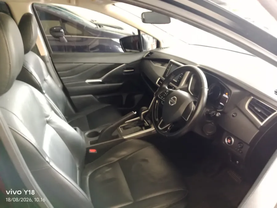 Foto Mobil Bekas Kabin Depan Nissan Livina 1.5 VL tahun 2019